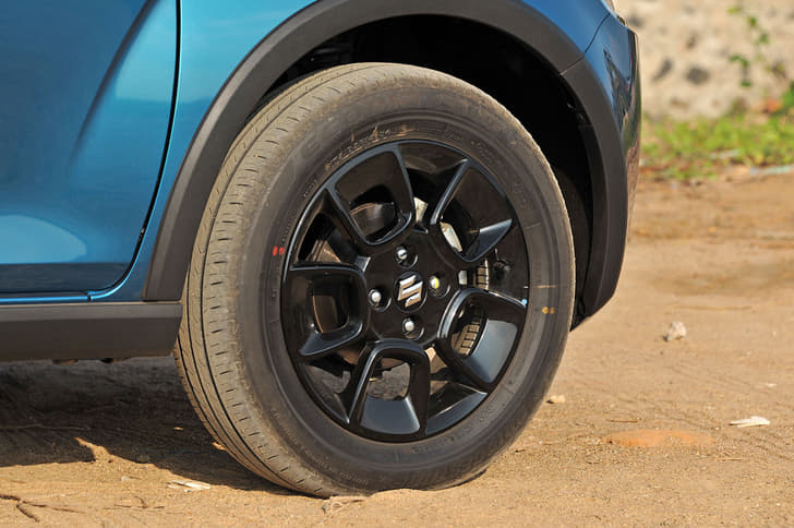 2017 Maruti Ignis image gallery