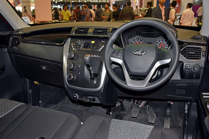 2017 Mahindra KUV100 image gallery