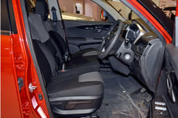 2017 Mahindra KUV100 image gallery