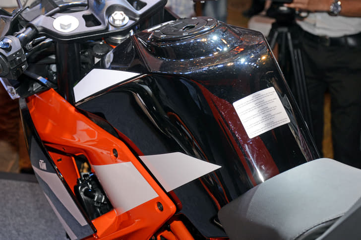 2017 KTM RC 390, RC 200 image gallery