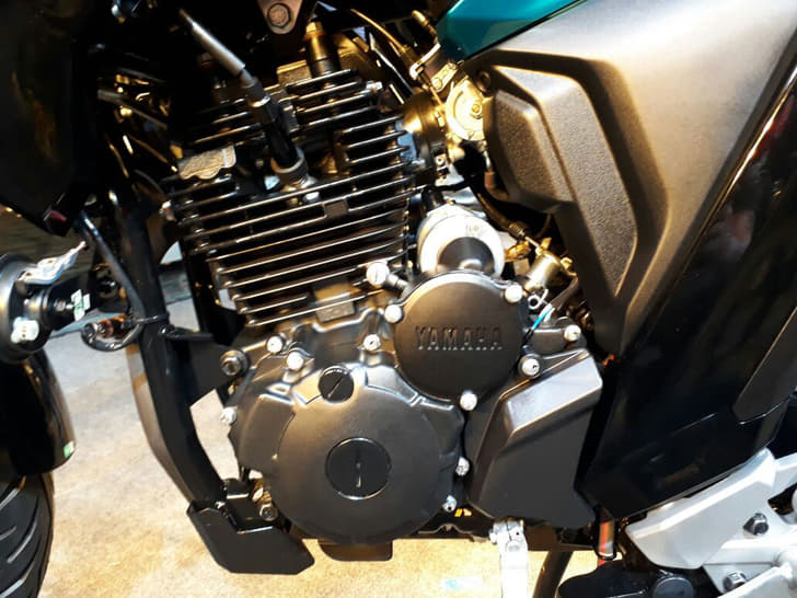 Yamaha FZ25 image gallery