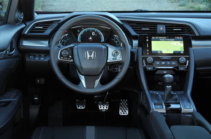 2017 Honda Civic hatchback image gallery