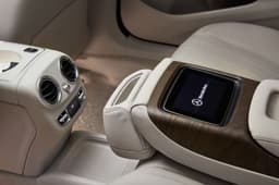 2017 Mercedes E-class LWB image gallery