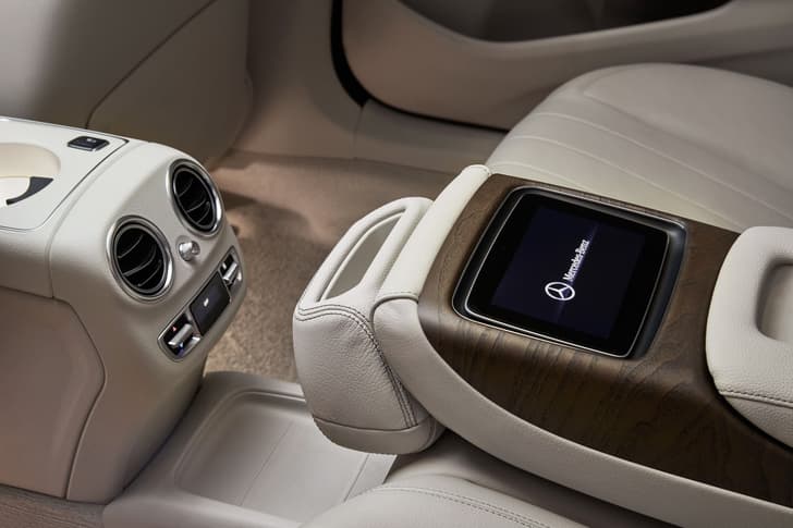 2017 Mercedes E-class LWB image gallery