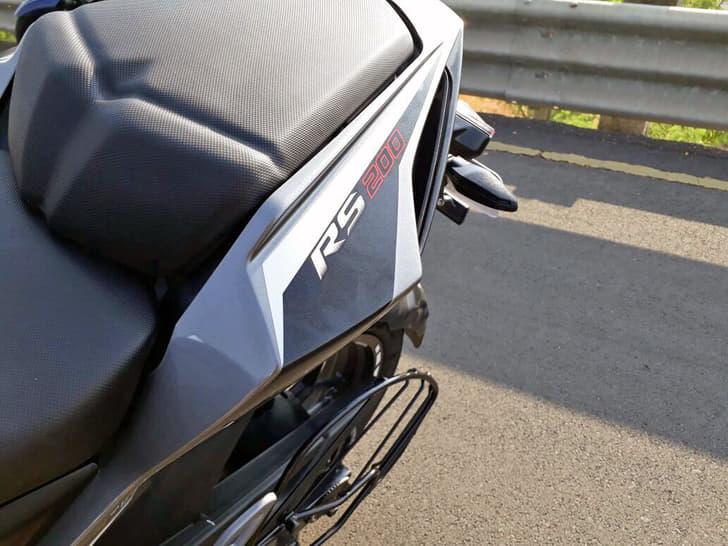 2017 Bajaj Pulsar RS200 image gallery