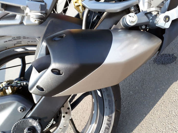 2017 Bajaj Pulsar RS200 image gallery