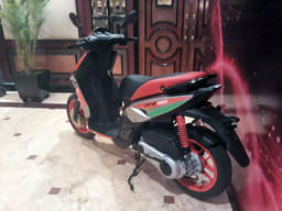 2017 Aprilia SR150 Race image gallery