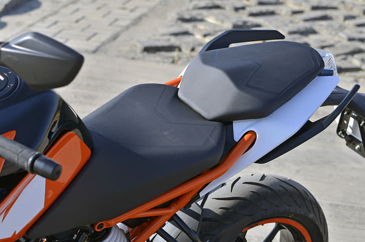 2017 KTM Duke 250 image gallery