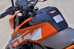 2017 KTM Duke 250 image gallery