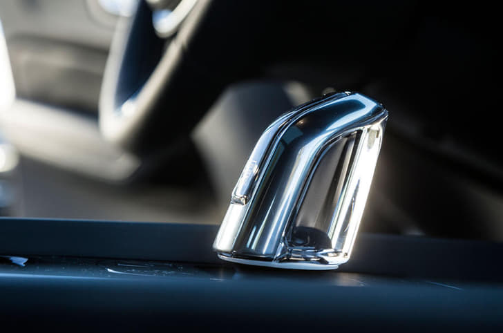 2017 Volvo XC60 image gallery