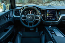 2017 Volvo XC60 image gallery