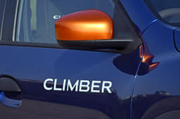 2017 Renault Kwid Climber image gallery