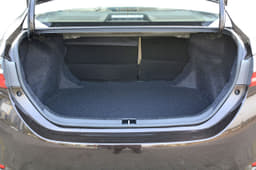 2017 Toyota Corolla Altis facelift image gallery