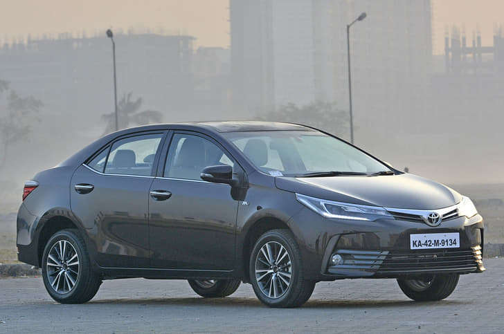 2017 Toyota Corolla Altis facelift image gallery