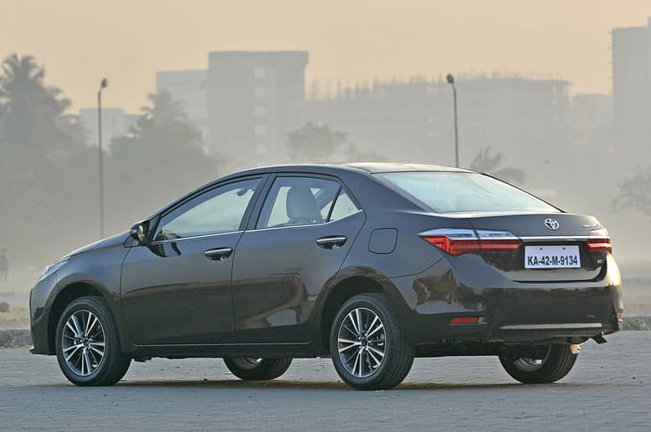 2017 Toyota Corolla Altis facelift image gallery