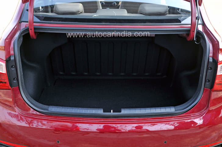 2017 Hyundai Xcent facelift image gallery