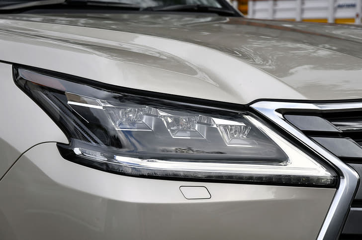 2017 Lexus LX450d image gallery