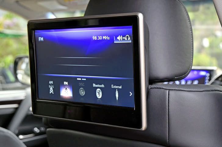 2017 Lexus LX450d image gallery