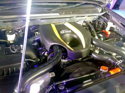 2017 Isuzu MU-X SUV image gallery