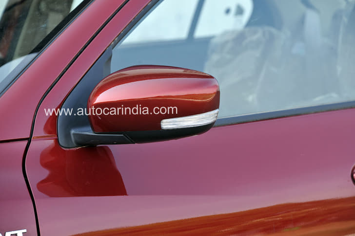 2017 Maruti Dzire image gallery