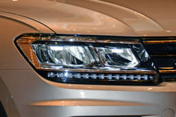 2017 Volkswagen Tiguan image gallery