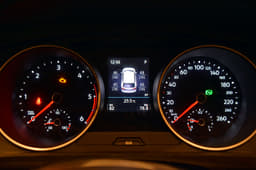 2017 Volkswagen Tiguan image gallery