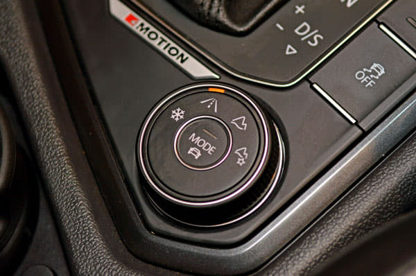 2017 Volkswagen Tiguan image gallery