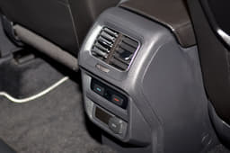 2017 Volkswagen Tiguan image gallery