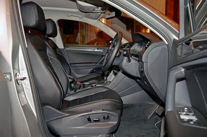 2017 Volkswagen Tiguan image gallery