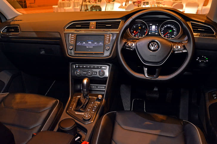 2017 Volkswagen Tiguan image gallery