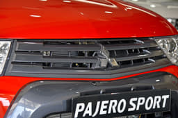 2017 Mitsubishi Pajero Sport Select Plus image gallery