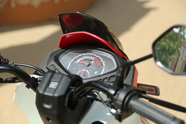 2017 Honda Cliq scooter image gallery