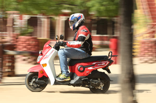 2017 Honda Cliq scooter image gallery