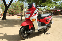 2017 Honda Cliq scooter image gallery