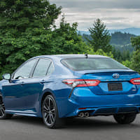 2017 Toyota Camry image gallery