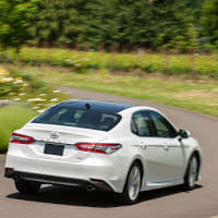 2017 Toyota Camry image gallery