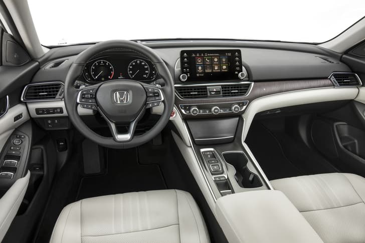 2018 Honda Accord image gallery