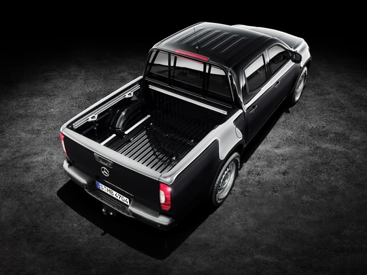 2018 Mercedes X-Class pickup image gallery