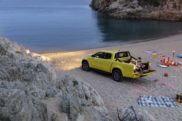 2018 Mercedes X-Class pickup image gallery