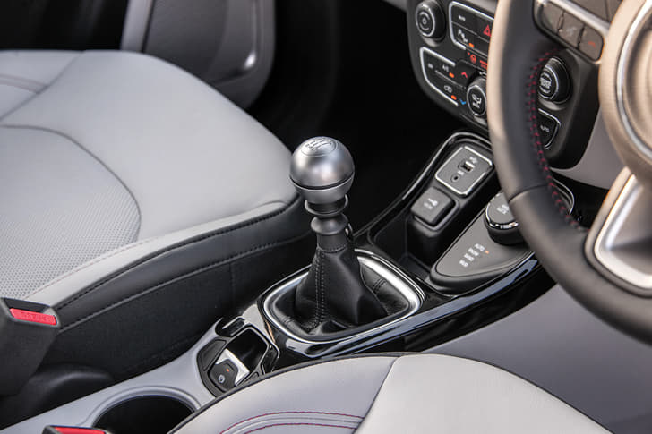 2017 Jeep Compass image gallery