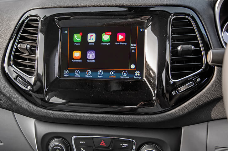 2017 Jeep Compass image gallery