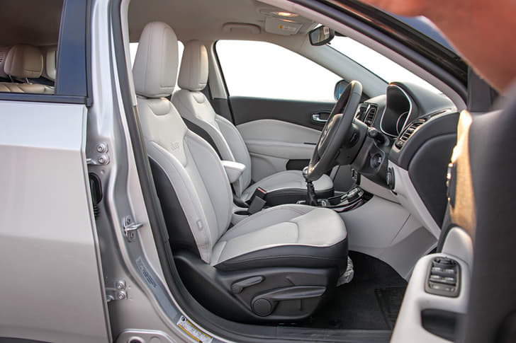 2017 Jeep Compass image gallery