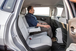 2017 Jeep Compass image gallery