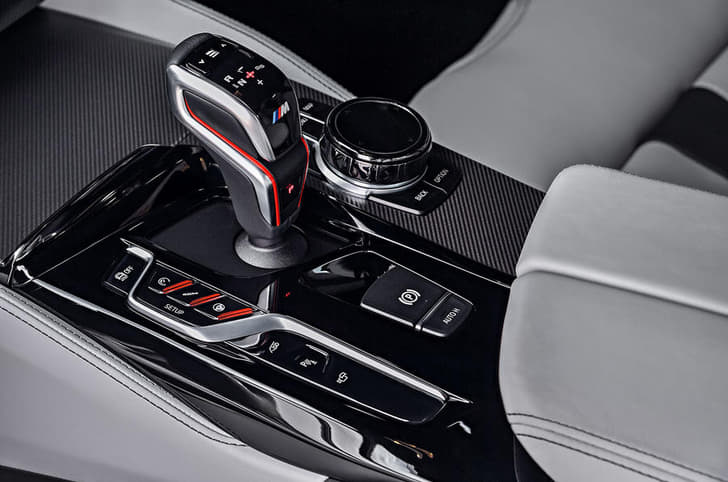 New 2018 BMW M5 image gallery