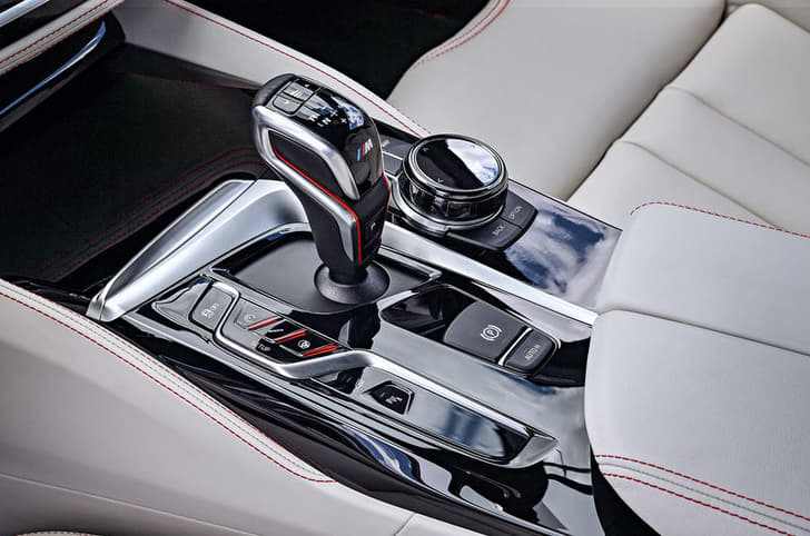 New 2018 BMW M5 image gallery