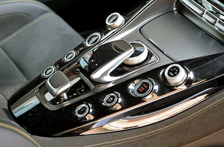 2017 Mercedes-AMG GT R image gallery