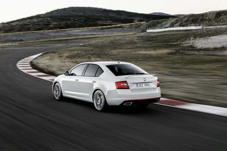 2017 Skoda Octavia RS image gallery