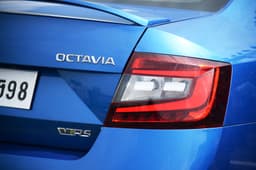 2017 Skoda Octavia RS image gallery