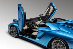 2018 Lamborghini Aventador S Roadster image gallery