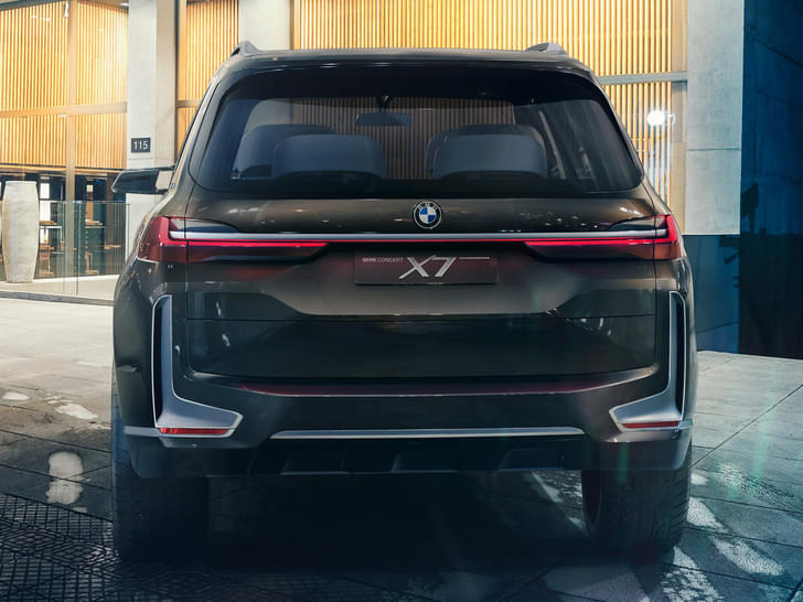 Bmw X7 Rear View